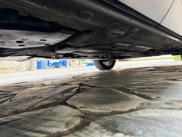 キャプチャー カンヌ パナソニックナビゲーションシステム フルセグTV バックカメラ キーレス2スマートキー レザーシート 純正アルミホイル ルーフブラウン ETC ディライト ディスチャージヘッドライト(61枚目)