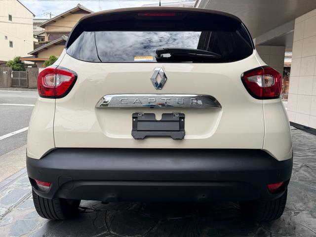 キャプチャー カンヌ パナソニックナビゲーションシステム フルセグTV バックカメラ キーレス2スマートキー レザーシート 純正アルミホイル ルーフブラウン ETC ディライト ディスチャージヘッドライト(75枚目)