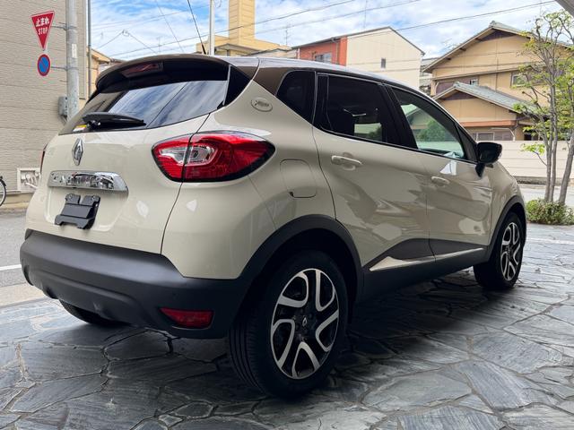 キャプチャー カンヌ パナソニックナビゲーションシステム フルセグTV バックカメラ キーレス2スマートキー レザーシート 純正アルミホイル ルーフブラウン ETC ディライト ディスチャージヘッドライト(76枚目)