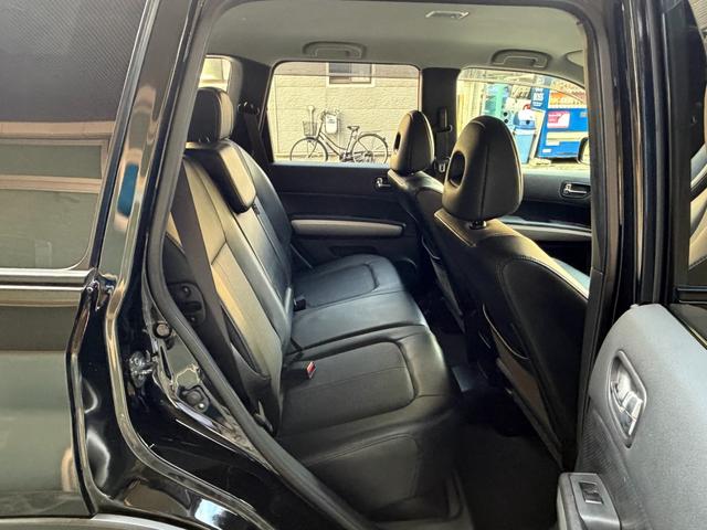 エクストレイル ２０Ｘｔｔ　ナビゲーションシステム　フルセグＴＶ　バックカメラ　ＵＳＢ　Ｂｌｕｅｔｏｏｔｈ　カフロンシート　フルフラットシート４ＷＤオートモードキーレススマートキー合鍵アルミルーフレールオートエアコンフォグライト（12枚目）