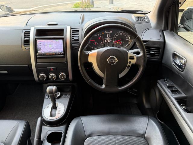 エクストレイル ２０Ｘｔｔ　ナビゲーションシステム　フルセグＴＶ　バックカメラ　ＵＳＢ　Ｂｌｕｅｔｏｏｔｈ　カフロンシート　フルフラットシート４ＷＤオートモードキーレススマートキー合鍵アルミルーフレールオートエアコンフォグライト（15枚目）