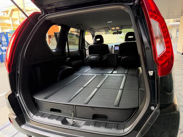 エクストレイル ２０Ｘｔｔ　ナビゲーションシステム　フルセグＴＶ　バックカメラ　ＵＳＢ　Ｂｌｕｅｔｏｏｔｈ　カフロンシート　フルフラットシート４ＷＤオートモードキーレススマートキー合鍵アルミルーフレールオートエアコンフォグライト（32枚目）