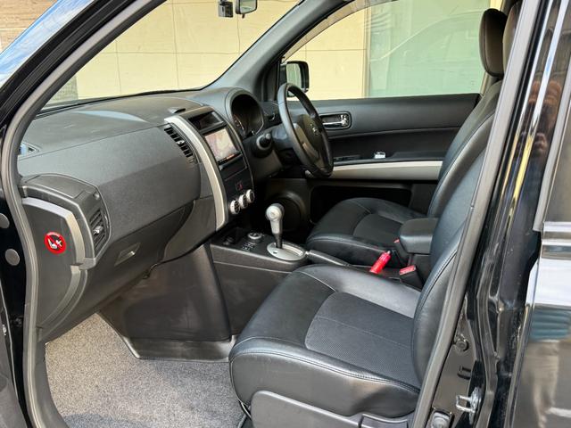 エクストレイル ２０Ｘｔｔ　ナビゲーションシステム　フルセグＴＶ　バックカメラ　ＵＳＢ　Ｂｌｕｅｔｏｏｔｈ　カフロンシート　フルフラットシート４ＷＤオートモードキーレススマートキー合鍵アルミルーフレールオートエアコンフォグライト（34枚目）