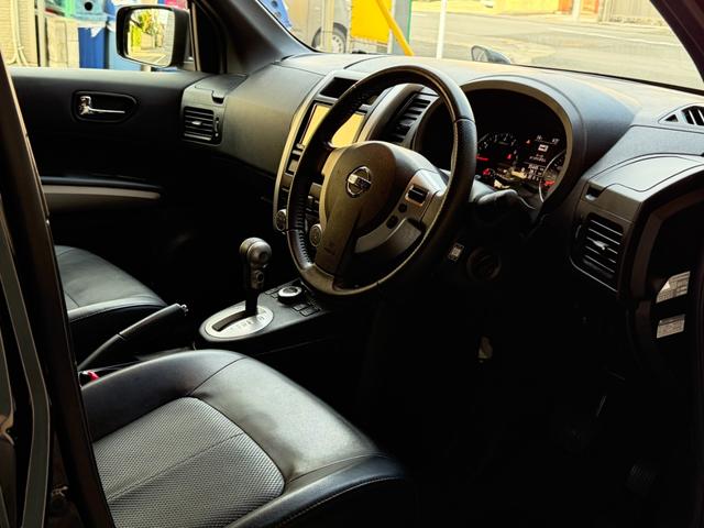 エクストレイル ２０Ｘｔｔ　ナビゲーションシステム　フルセグＴＶ　バックカメラ　ＵＳＢ　Ｂｌｕｅｔｏｏｔｈ　カフロンシート　フルフラットシート４ＷＤオートモードキーレススマートキー合鍵アルミルーフレールオートエアコンフォグライト（64枚目）