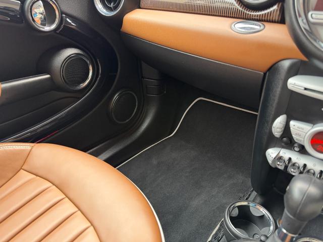 MINI 50 メイフェア 40周年記念モデル 専用レザーシート ナビゲーションシステム TV バックカメラ ETC フォグライト純正17インチアルミ 23242526272931 1.2.3.4.5.7記録簿 取扱説明書記録簿(44枚目)