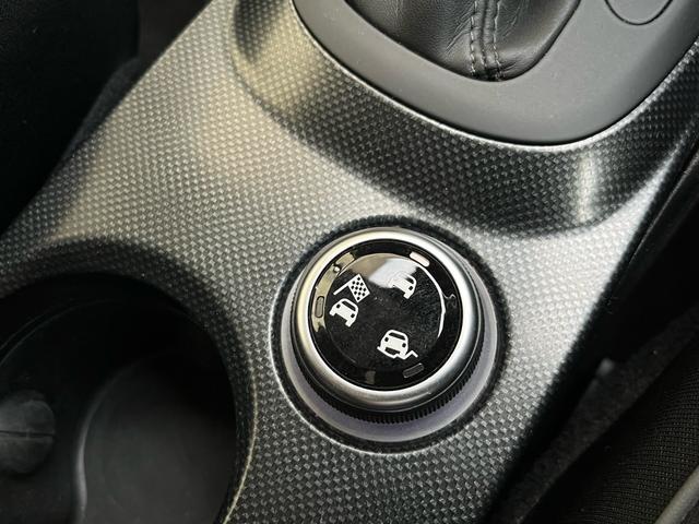 ５００Ｘ ポップスター　Ｂｌｕｅｔｏｏｔｈナビ／リヤカメラ／ＥＴＣ／アイドリングストップ／クルーズコントロール／純正アルミ／スペアキー／オートエアコン／天張張替済／業者クリーニング済（62枚目）