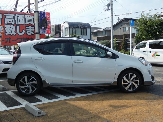 アクア Ｘ－アーバン　ワンオーナー　禁煙車　プッシュスタート　スマートキー　アルパインナビ　フルセグＴＶ　Ｂｌｕｅｔｏｏｔｈ　フォグライト　ハーフレザーシート　ＥＴＣ　Ｒカメラ（15枚目）
