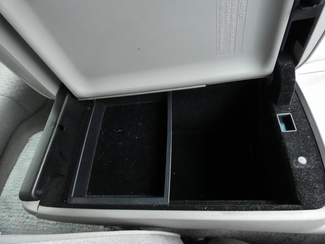 クラウン ロイヤルサルーン　純正ナビ　フルセグ　バックカメラ　ＥＴＣ　ワンオーナー　禁煙車　ウッドコンビハンドル　ＰＷシート　スペアキー　ユーザー買取（32枚目）
