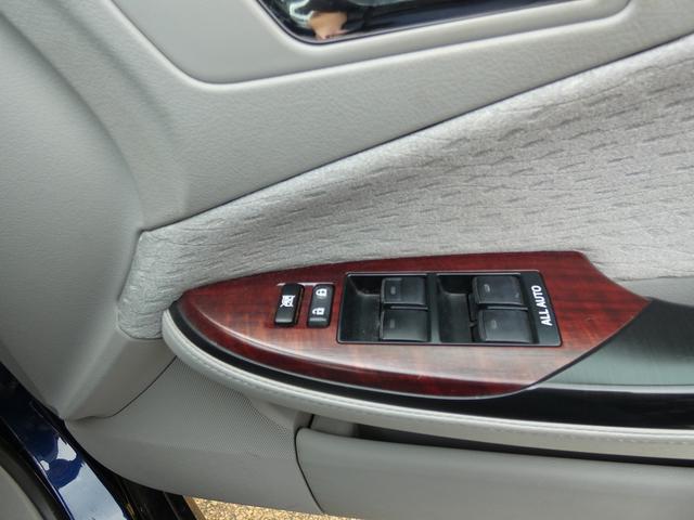 クラウン ロイヤルサルーン　純正ナビ　フルセグ　バックカメラ　ＥＴＣ　ワンオーナー　禁煙車　ウッドコンビハンドル　ＰＷシート　スペアキー　ユーザー買取（39枚目）