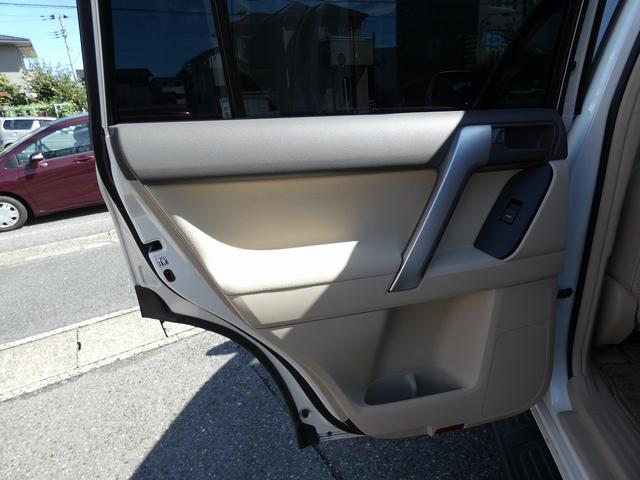 ランドクルーザープラド ＴＸ　７人乗り　サンルーフ　純正ナビ　フルセグ　バックカメラ　ＥＴＣ２．０　前後ドラレコ　ワンオーナー　禁煙車　コーナーセンサー　ＨＤＭＩ　スペアキー　クルコン　ユーザー買取（52枚目）