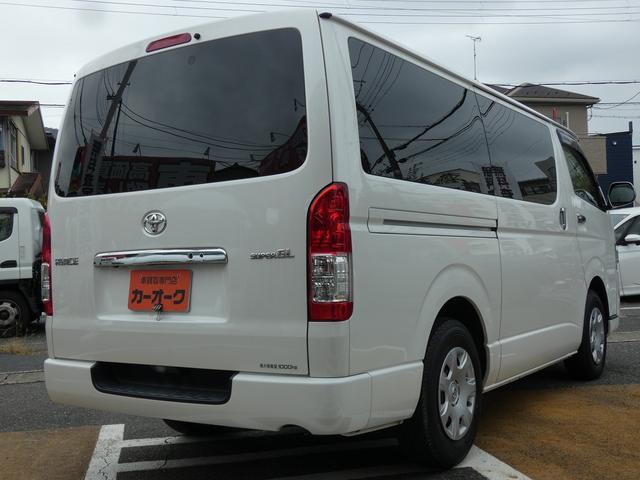レジアスエースバン ロングスーパーＧＬ　ディーゼル　純正ナビ　フルセグ　バックカメラ　ワンオーナー　禁煙車　ベッドキット　ＬＥＤヘッドライト　ＥＴＣ　ウッドコンビハンドル　レザー調シートカバー　スペアキー　記録簿７枚　ユーザー買取（8枚目）