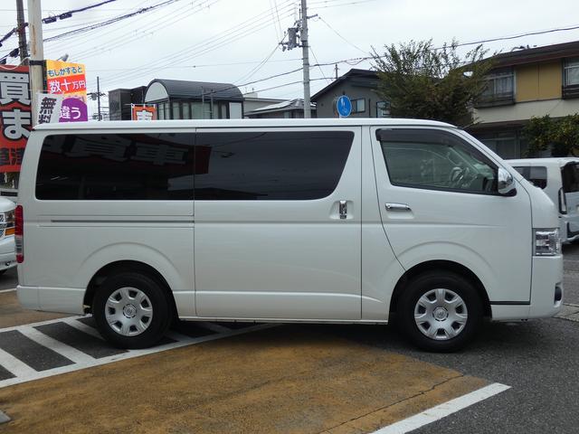 レジアスエースバン ロングスーパーＧＬ　ディーゼル　純正ナビ　フルセグ　バックカメラ　ワンオーナー　禁煙車　ベッドキット　ＬＥＤヘッドライト　ＥＴＣ　ウッドコンビハンドル　レザー調シートカバー　スペアキー　記録簿７枚　ユーザー買取（12枚目）