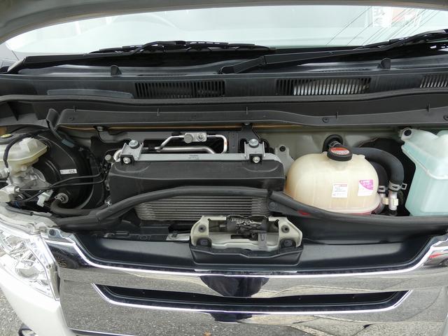 レジアスエースバン ロングスーパーＧＬ　ディーゼル　純正ナビ　フルセグ　バックカメラ　ワンオーナー　禁煙車　ベッドキット　ＬＥＤヘッドライト　ＥＴＣ　ウッドコンビハンドル　レザー調シートカバー　スペアキー　記録簿７枚　ユーザー買取（16枚目）