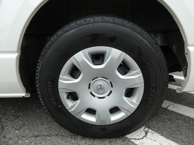 レジアスエースバン ロングスーパーＧＬ　ディーゼル　純正ナビ　フルセグ　バックカメラ　ワンオーナー　禁煙車　ベッドキット　ＬＥＤヘッドライト　ＥＴＣ　ウッドコンビハンドル　レザー調シートカバー　スペアキー　記録簿７枚　ユーザー買取（19枚目）