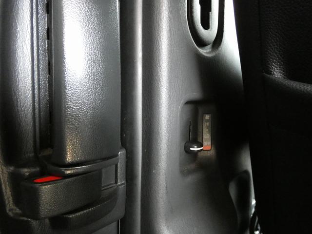 レジアスエースバン ロングスーパーＧＬ　ディーゼル　純正ナビ　フルセグ　バックカメラ　ワンオーナー　禁煙車　ベッドキット　ＬＥＤヘッドライト　ＥＴＣ　ウッドコンビハンドル　レザー調シートカバー　スペアキー　記録簿７枚　ユーザー買取（40枚目）