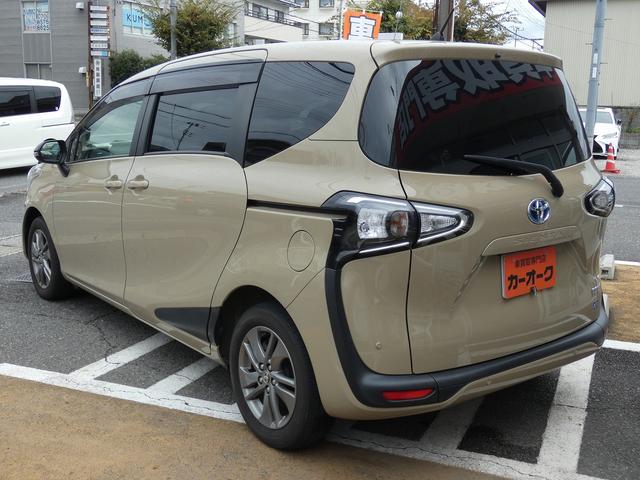 シエンタ ハイブリッドファンベースGセーフティーエディションII 禁煙車 両側パワースライドドア 純正ナビ フルセグTV Bluetooth USB F席シートヒーター ステアリングヒーター ETC2.0 Rカメラ 純正15インチアルミホイール プッシュスタート(10枚目)