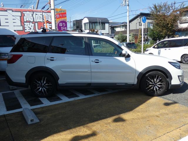 エクシーガクロスオーバー７ ２．５ｉアイサイト　禁煙車　７人乗り３列シート　ワーク１７インチアルミホイール　後席モニター２個　スーリーベースラック　ＳＴＩドアミラーレンズ　ＳＴＩタワーバー　ＰＷシート　ダイヤトーンナビ　Ｒカメラ　ＥＴＣ（16枚目）