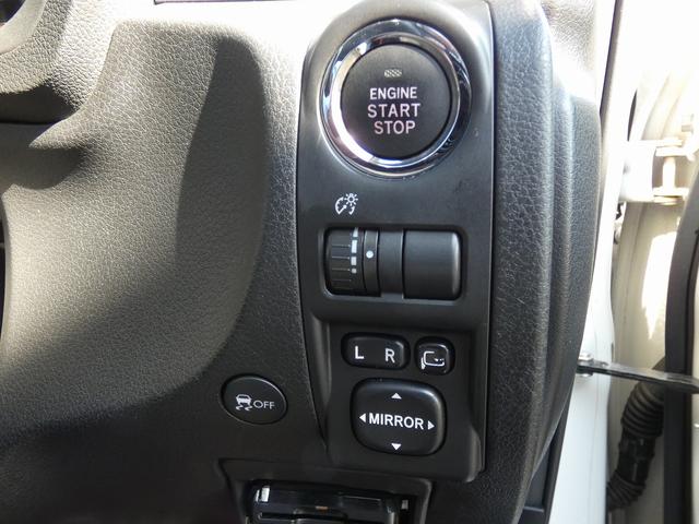 エクシーガクロスオーバー７ ２．５ｉアイサイト　禁煙車　７人乗り３列シート　ワーク１７インチアルミホイール　後席モニター２個　スーリーベースラック　ＳＴＩドアミラーレンズ　ＳＴＩタワーバー　ＰＷシート　ダイヤトーンナビ　Ｒカメラ　ＥＴＣ（62枚目）