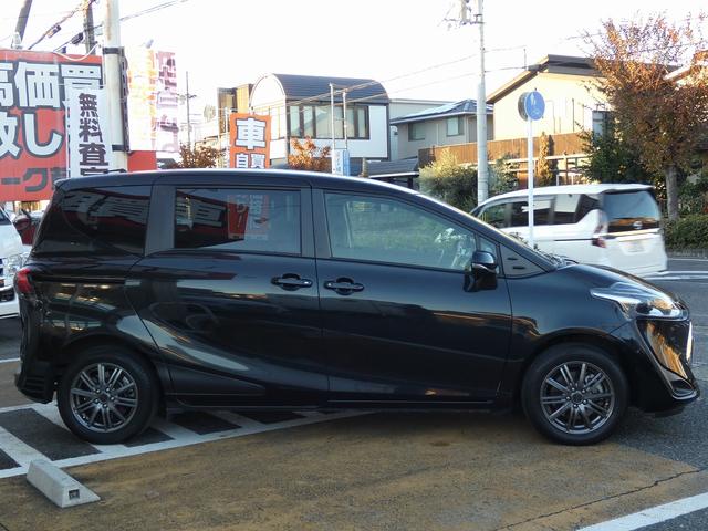 シエンタ Ｇ　セーフティーエディションＩＩ　社外ナビ　フルセグ　バックカメラ　両側電動スライドドア　ワンオーナー　禁煙車　前後ドラレコ　シートヒーター　ハンドルヒーター　ＥＴＣ　ＬＥＤヘッドライト　社外１５インチアルミ　スペアキー　ユーザー買取（12枚目）