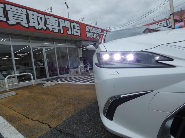 ES ES300h バージョンL ワンオーナー ユーザー買取車 サンルーフ 黒革PWシート PWバックドア HUD BSM パノラミックビュー ドラレコ ETC2.0 シートヒーター シートエアコン ステアリングヒーター USB(2枚目)