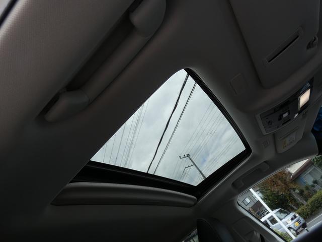 ES ES300h バージョンL ワンオーナー ユーザー買取車 サンルーフ 黒革PWシート PWバックドア HUD BSM パノラミックビュー ドラレコ ETC2.0 シートヒーター シートエアコン ステアリングヒーター USB(4枚目)