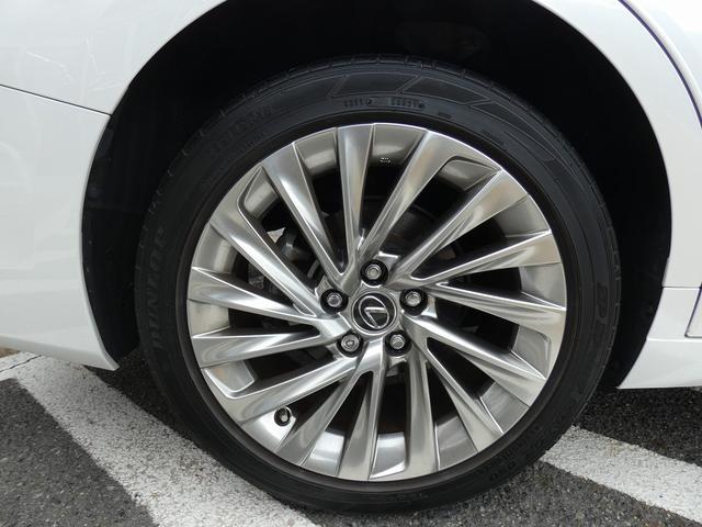 ES ES300h バージョンL ワンオーナー ユーザー買取車 サンルーフ 黒革PWシート PWバックドア HUD BSM パノラミックビュー ドラレコ ETC2.0 シートヒーター シートエアコン ステアリングヒーター USB(21枚目)