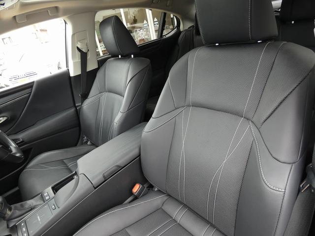 ES ES300h バージョンL ワンオーナー ユーザー買取車 サンルーフ 黒革PWシート PWバックドア HUD BSM パノラミックビュー ドラレコ ETC2.0 シートヒーター シートエアコン ステアリングヒーター USB(27枚目)