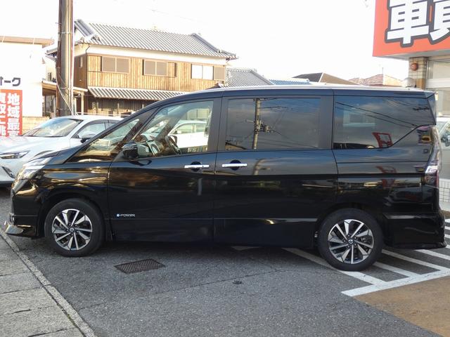 セレナ ｅ－パワー　ハイウェイスターＶ　純正デカナビ　フルセグ　アラウンドビューモニター　フリップダウンモニター　セーフティパックＡ　防水シート　デジタルインナーミラー　プロパイロット　ＢＳＭ　ワンオーナー　禁煙車　ＥＴＣ　ドラレコ（14枚目）