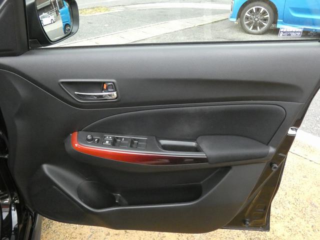 スイフトスポーツ ベースグレード ワンオーナー 6速マニュアル ローダウンバネ 社外17インチアルミホイール 社外ナビ フルセグTV ドラレコ ETC Rカメラ コーナーセンサー BSM D席シートヒーター フォグライト(30枚目)