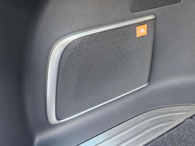 ハリアーハイブリッド Ｚ　レザーパッケージ　ワンオーナー禁煙車　純正１２．３型ディスプレイナビ　ＪＢＬサウンド　フルセグＴＶ　全方位カメラ　オートクルーズ　パワーバックドア　シートヒーター　レザーシート　ステアリングヒーター　パワーシート（12枚目）