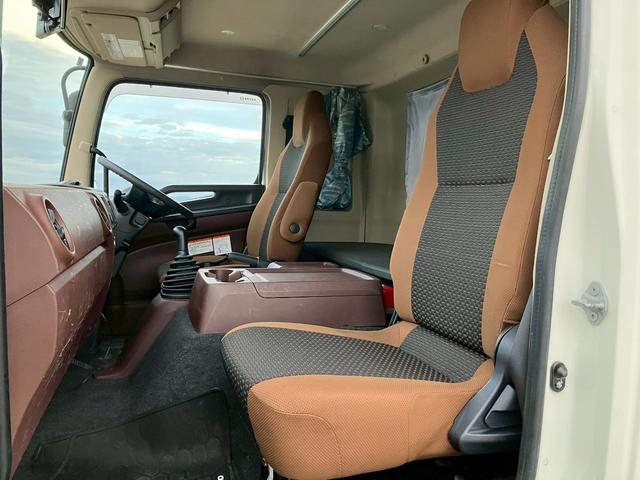 ヒノレンジャー ベースグレード　アルミウイングＰＧ　ベッド付き　ＥＴＣ付き　バックカメラ（33枚目）