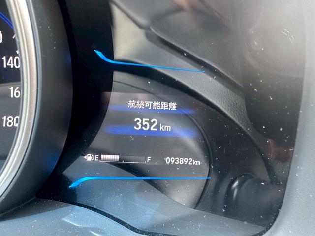 フィットハイブリッド Ｌパッケージ　ワンオーナー　屋内保管　純正ナビ　バックカメラ　ＥＴＣ　禁煙車　ＬＥＤヘッドライト　クルーズコントロール　あんしんＰＫＧ　コンフォートビューＰＫＧ（6枚目）