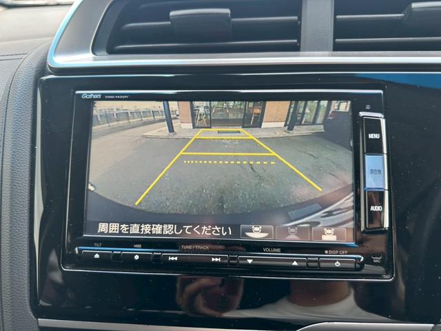 フィットハイブリッド Ｌパッケージ　ワンオーナー　屋内保管　純正ナビ　バックカメラ　ＥＴＣ　禁煙車　ＬＥＤヘッドライト　クルーズコントロール　あんしんＰＫＧ　コンフォートビューＰＫＧ（8枚目）