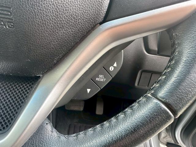 フィットハイブリッド Ｌパッケージ　ワンオーナー　屋内保管　純正ナビ　バックカメラ　ＥＴＣ　禁煙車　ＬＥＤヘッドライト　クルーズコントロール　あんしんＰＫＧ　コンフォートビューＰＫＧ（25枚目）