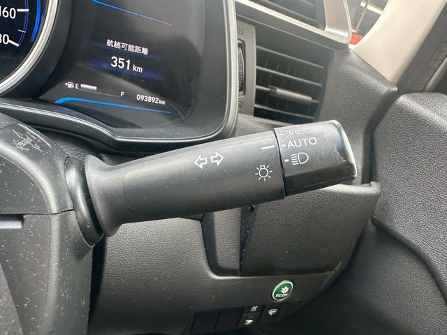 フィットハイブリッド Ｌパッケージ　ワンオーナー　屋内保管　純正ナビ　バックカメラ　ＥＴＣ　禁煙車　ＬＥＤヘッドライト　クルーズコントロール　あんしんＰＫＧ　コンフォートビューＰＫＧ（27枚目）