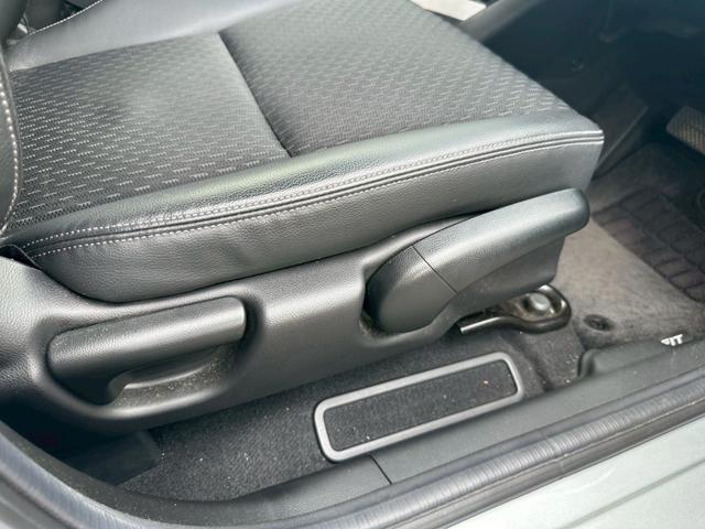 フィットハイブリッド Ｌパッケージ　ワンオーナー　屋内保管　純正ナビ　バックカメラ　ＥＴＣ　禁煙車　ＬＥＤヘッドライト　クルーズコントロール　あんしんＰＫＧ　コンフォートビューＰＫＧ（34枚目）