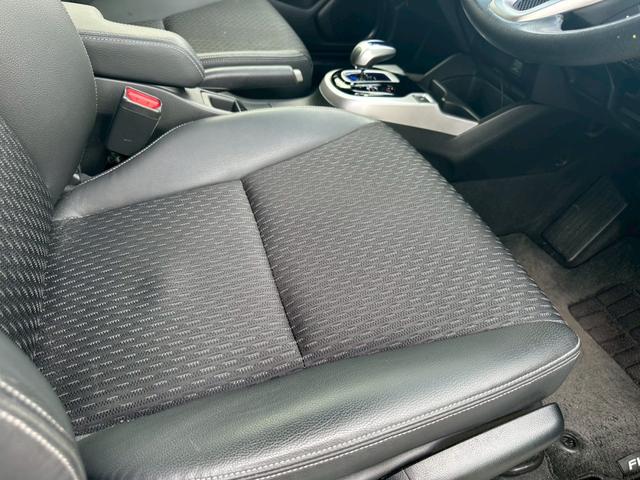 フィットハイブリッド Ｌパッケージ　ワンオーナー　屋内保管　純正ナビ　バックカメラ　ＥＴＣ　禁煙車　ＬＥＤヘッドライト　クルーズコントロール　あんしんＰＫＧ　コンフォートビューＰＫＧ（35枚目）