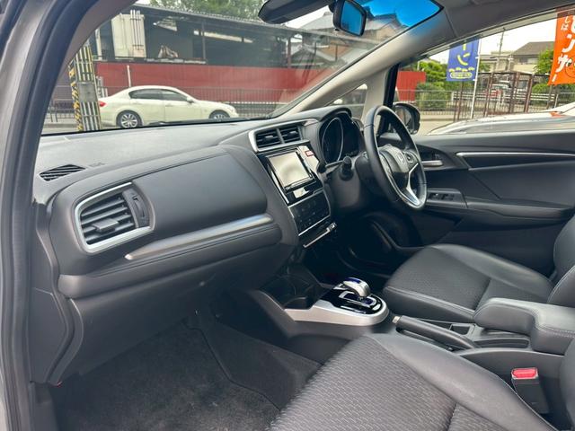 フィットハイブリッド Ｌパッケージ　ワンオーナー　屋内保管　純正ナビ　バックカメラ　ＥＴＣ　禁煙車　ＬＥＤヘッドライト　クルーズコントロール　あんしんＰＫＧ　コンフォートビューＰＫＧ（36枚目）