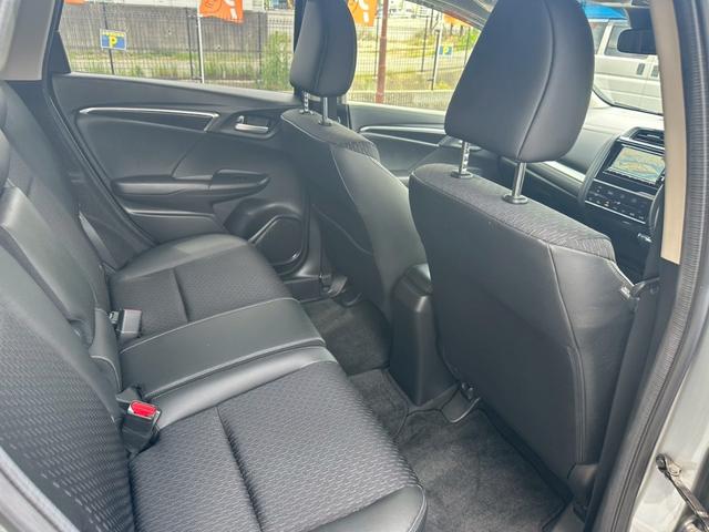 フィットハイブリッド Ｌパッケージ　ワンオーナー　屋内保管　純正ナビ　バックカメラ　ＥＴＣ　禁煙車　ＬＥＤヘッドライト　クルーズコントロール　あんしんＰＫＧ　コンフォートビューＰＫＧ（37枚目）