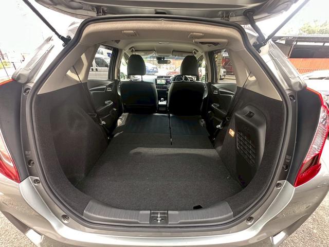 フィットハイブリッド Ｌパッケージ　ワンオーナー　屋内保管　純正ナビ　バックカメラ　ＥＴＣ　禁煙車　ＬＥＤヘッドライト　クルーズコントロール　あんしんＰＫＧ　コンフォートビューＰＫＧ（44枚目）