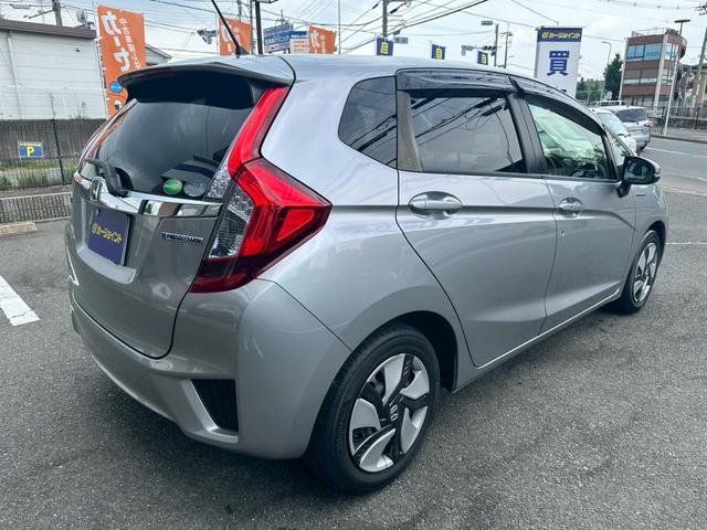 フィットハイブリッド Ｌパッケージ　ワンオーナー　屋内保管　純正ナビ　バックカメラ　ＥＴＣ　禁煙車　ＬＥＤヘッドライト　クルーズコントロール　あんしんＰＫＧ　コンフォートビューＰＫＧ（53枚目）