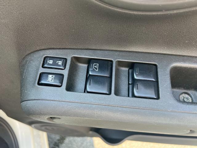 キューブ １５Ｘ　Ｖセレクション　自社ローン　社外ナビ　地デジＴＶ　スマートキー　ＥＴＣ　バックカメラ　Ｂｌｕｅｔｏｏｔｈ（15枚目）