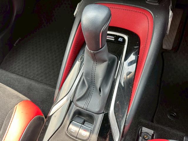 カローラスポーツ ハイブリッドＧ　Ｚ　ワンオーナー　禁煙車　半革シート　ブラインドスポットモニター　ドライブレコーダー　ビルトインＥＴＣ（8枚目）