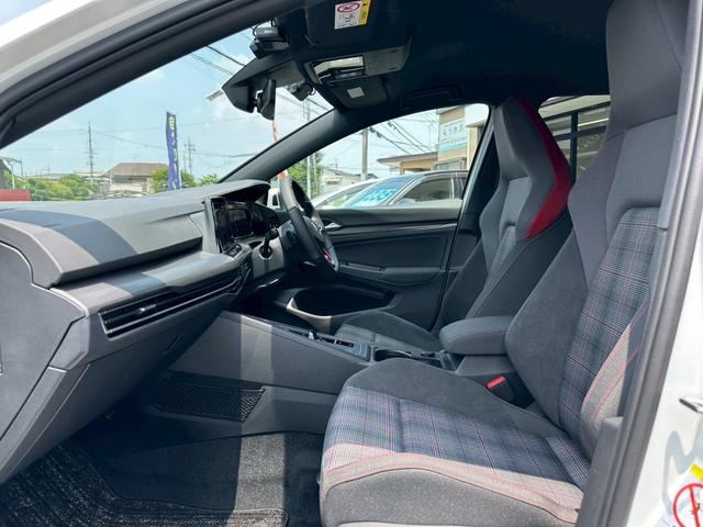 ゴルフＧＴＩ ベースグレード　ディスカバリーＰＫＧ／テクノロジーＰＫＧ／社外車高調（ＫＷ）／純正１８インチＡＷ／アダプティブクルーズコントロール／ＬＥＤヘッドライト／シートヒーター／デジタルコックピットプロ／ＥＴＣ２．０（18枚目）