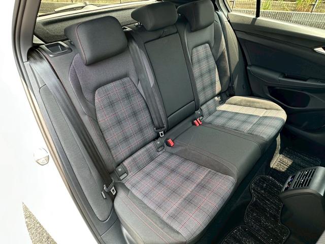 ゴルフＧＴＩ ベースグレード　ディスカバリーＰＫＧ／テクノロジーＰＫＧ／社外車高調（ＫＷ）／純正１８インチＡＷ／アダプティブクルーズコントロール／ＬＥＤヘッドライト／シートヒーター／デジタルコックピットプロ／ＥＴＣ２．０（23枚目）