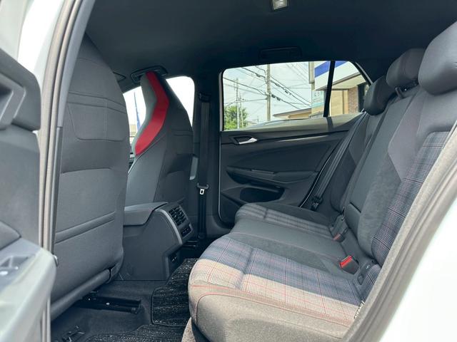 ゴルフＧＴＩ ベースグレード　ディスカバリーＰＫＧ／テクノロジーＰＫＧ／社外車高調（ＫＷ）／純正１８インチＡＷ／アダプティブクルーズコントロール／ＬＥＤヘッドライト／シートヒーター／デジタルコックピットプロ／ＥＴＣ２．０（24枚目）
