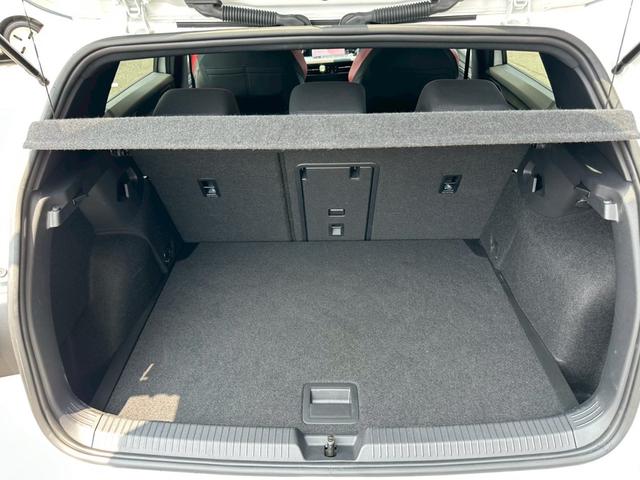 ゴルフＧＴＩ ベースグレード　ディスカバリーＰＫＧ／テクノロジーＰＫＧ／社外車高調（ＫＷ）／純正１８インチＡＷ／アダプティブクルーズコントロール／ＬＥＤヘッドライト／シートヒーター／デジタルコックピットプロ／ＥＴＣ２．０（26枚目）