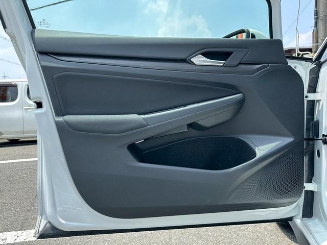ゴルフＧＴＩ ベースグレード　ディスカバリーＰＫＧ／テクノロジーＰＫＧ／社外車高調（ＫＷ）／純正１８インチＡＷ／アダプティブクルーズコントロール／ＬＥＤヘッドライト／シートヒーター／デジタルコックピットプロ／ＥＴＣ２．０（30枚目）