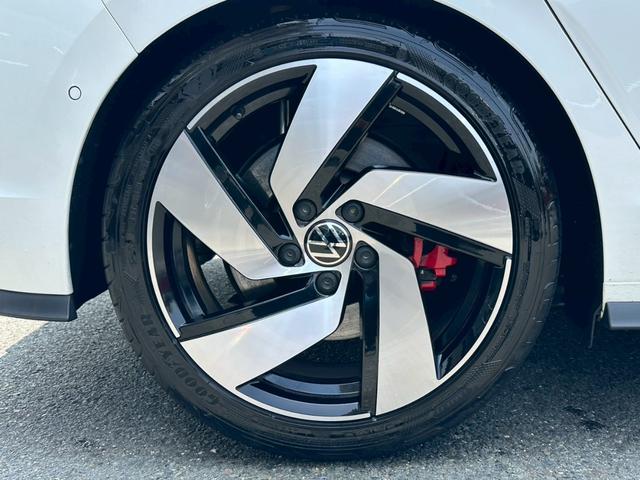 ゴルフＧＴＩ ベースグレード　ディスカバリーＰＫＧ／テクノロジーＰＫＧ／社外車高調（ＫＷ）／純正１８インチＡＷ／アダプティブクルーズコントロール／ＬＥＤヘッドライト／シートヒーター／デジタルコックピットプロ／ＥＴＣ２．０（49枚目）