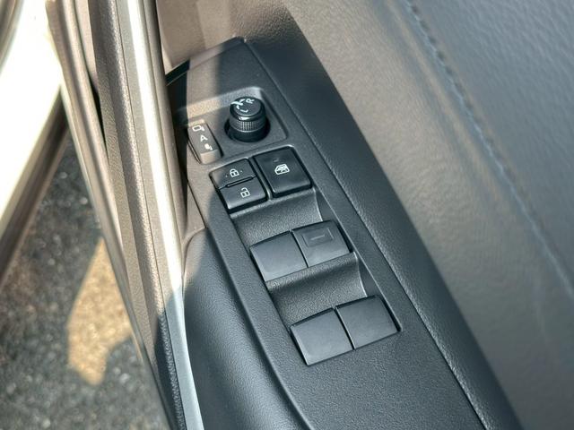 カローラクロス ハイブリッド　Ｚ　純正１０型ナビ　全方位カメラ　禁煙　１オーナー（12枚目）